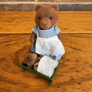 VTG Sylvanian Families Mother Baby Bear Calico Critters Green Cradle Epoch 1985